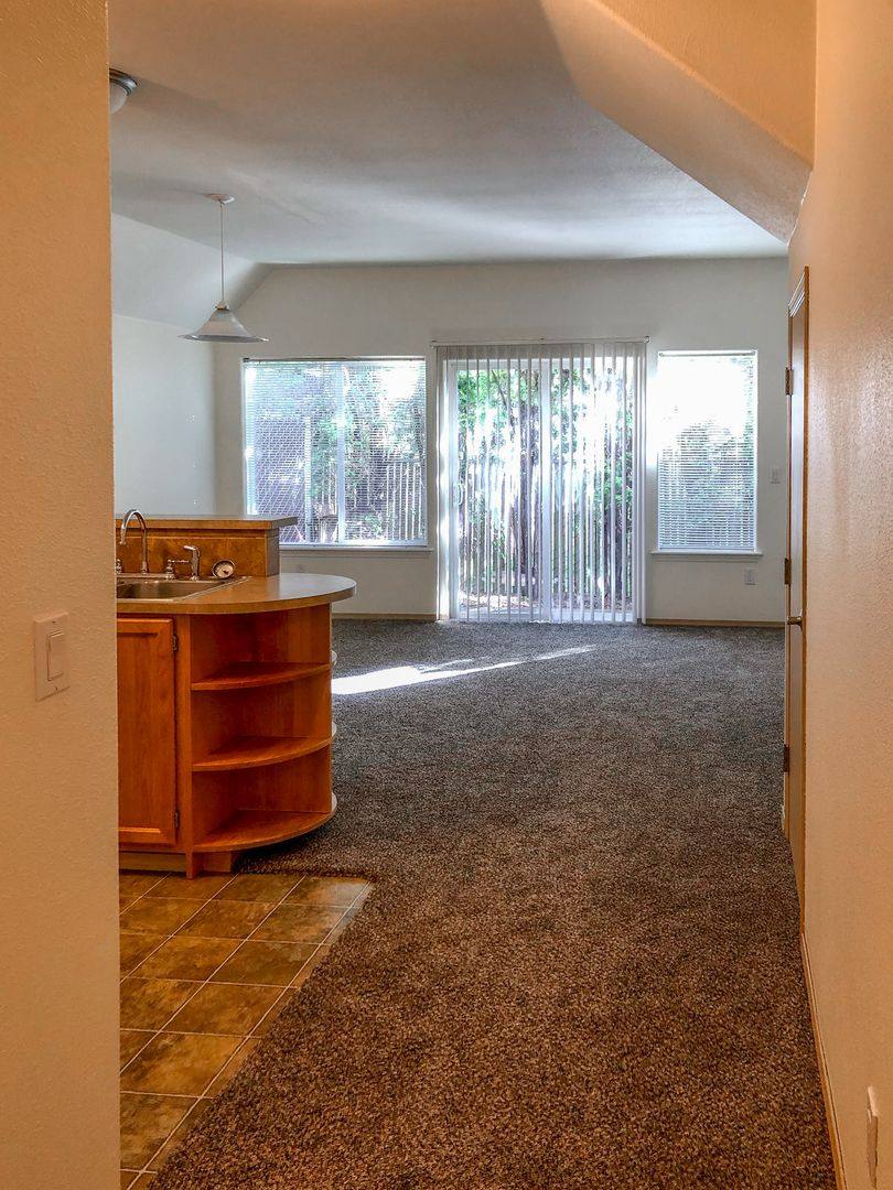 Apartment for rent at 3750-3762 Amber St NE, Salem, OR 97301