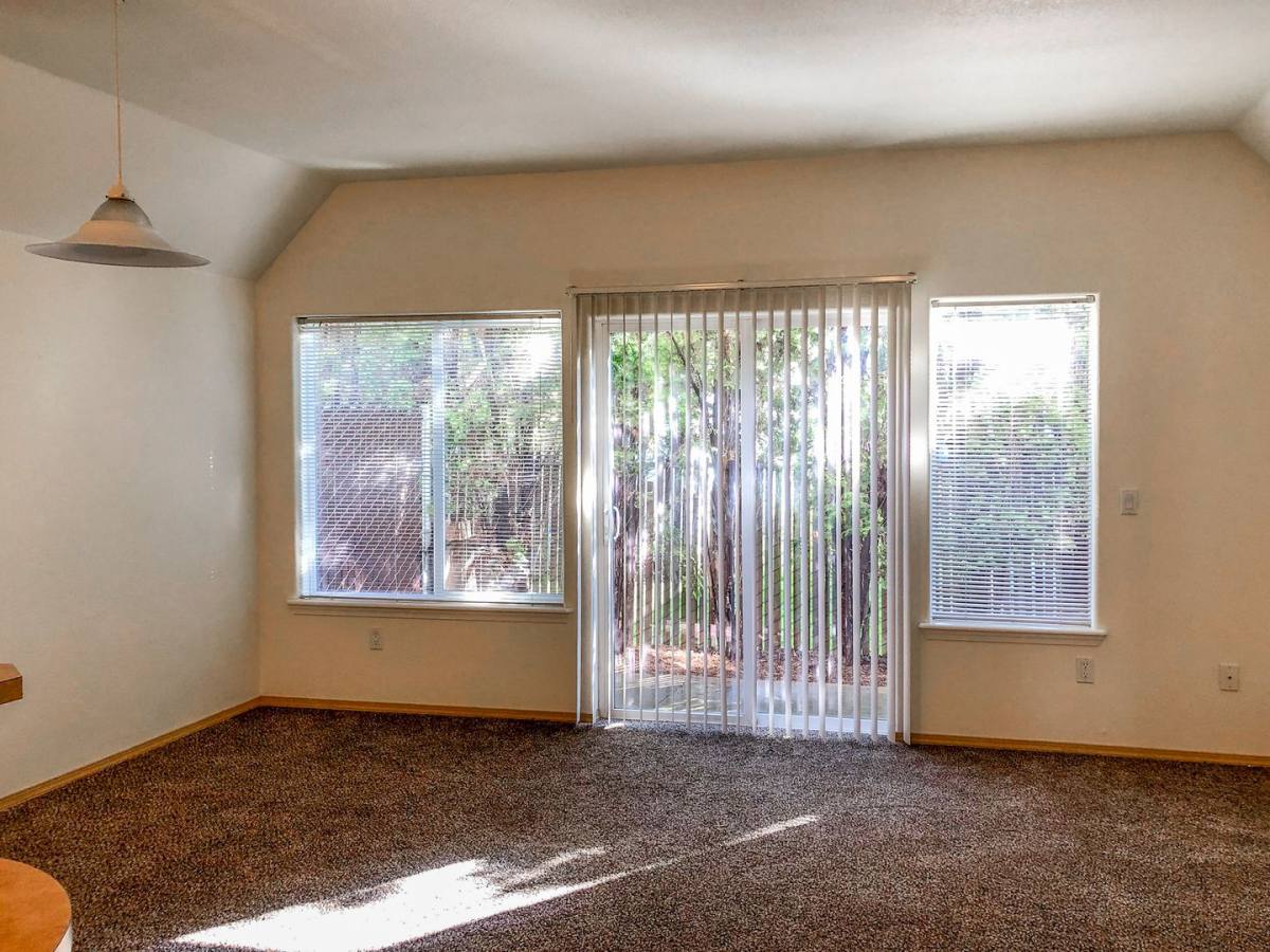 Apartment for rent at 3750-3762 Amber St NE, Salem, OR 97301