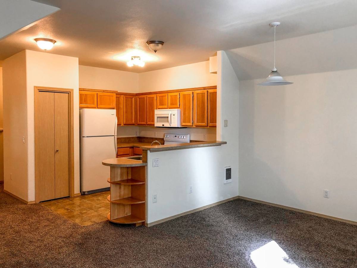 Apartment for rent at 3750-3762 Amber St NE, Salem, OR 97301