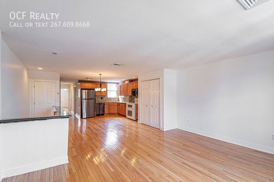 Apartment for rent at 1635 E Passyunk Ave #2, Philadelphia, PA 19148