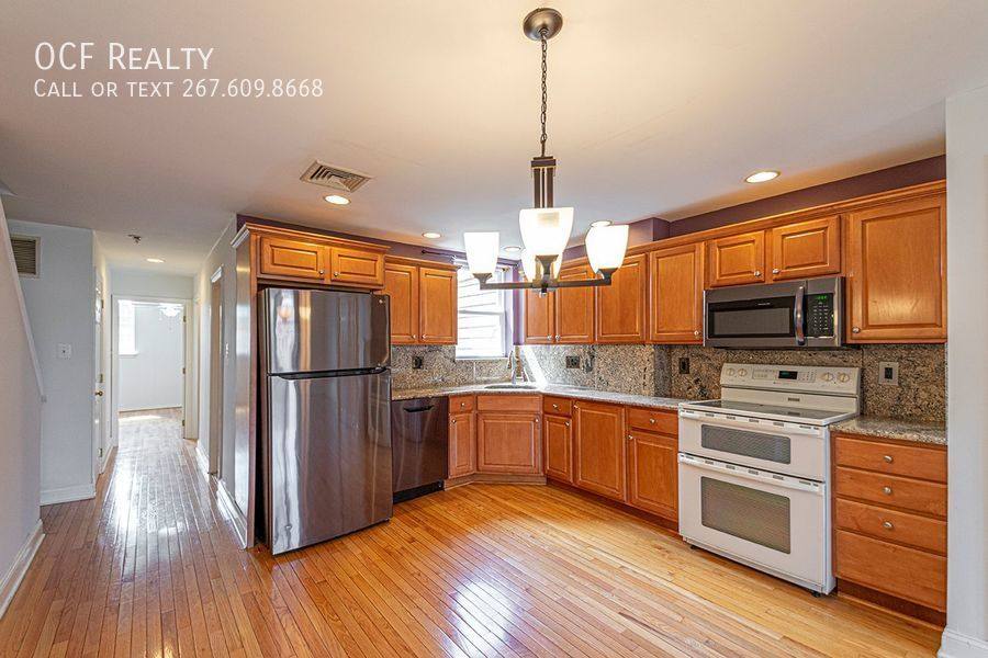 Apartment for rent at 1635 E Passyunk Ave #2, Philadelphia, PA 19148