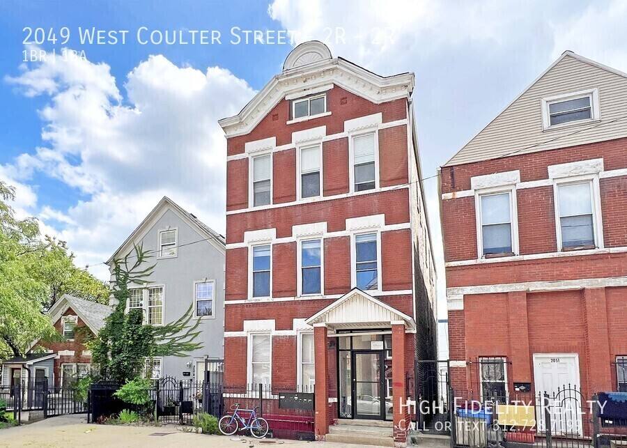 Apartment for rent at 2049 W Coulter St #2R, Chicago, IL 60608