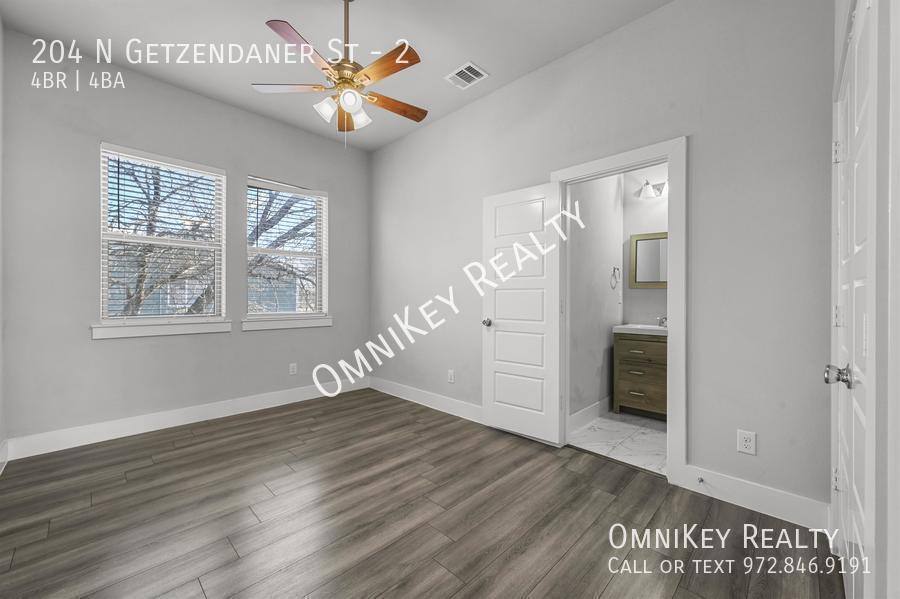 Apartment for rent at 204 N Getzendaner St #2, Waxahachie, TX 75165