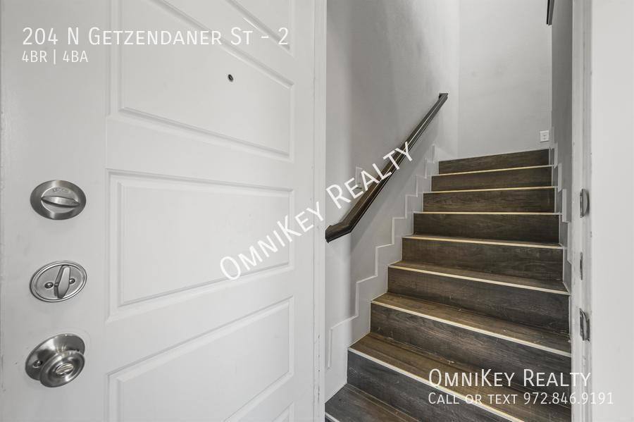 Apartment for rent at 204 N Getzendaner St #2, Waxahachie, TX 75165