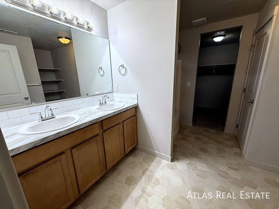 House for rent at 3007 N Cherry Grove Way, Star, ID 83669