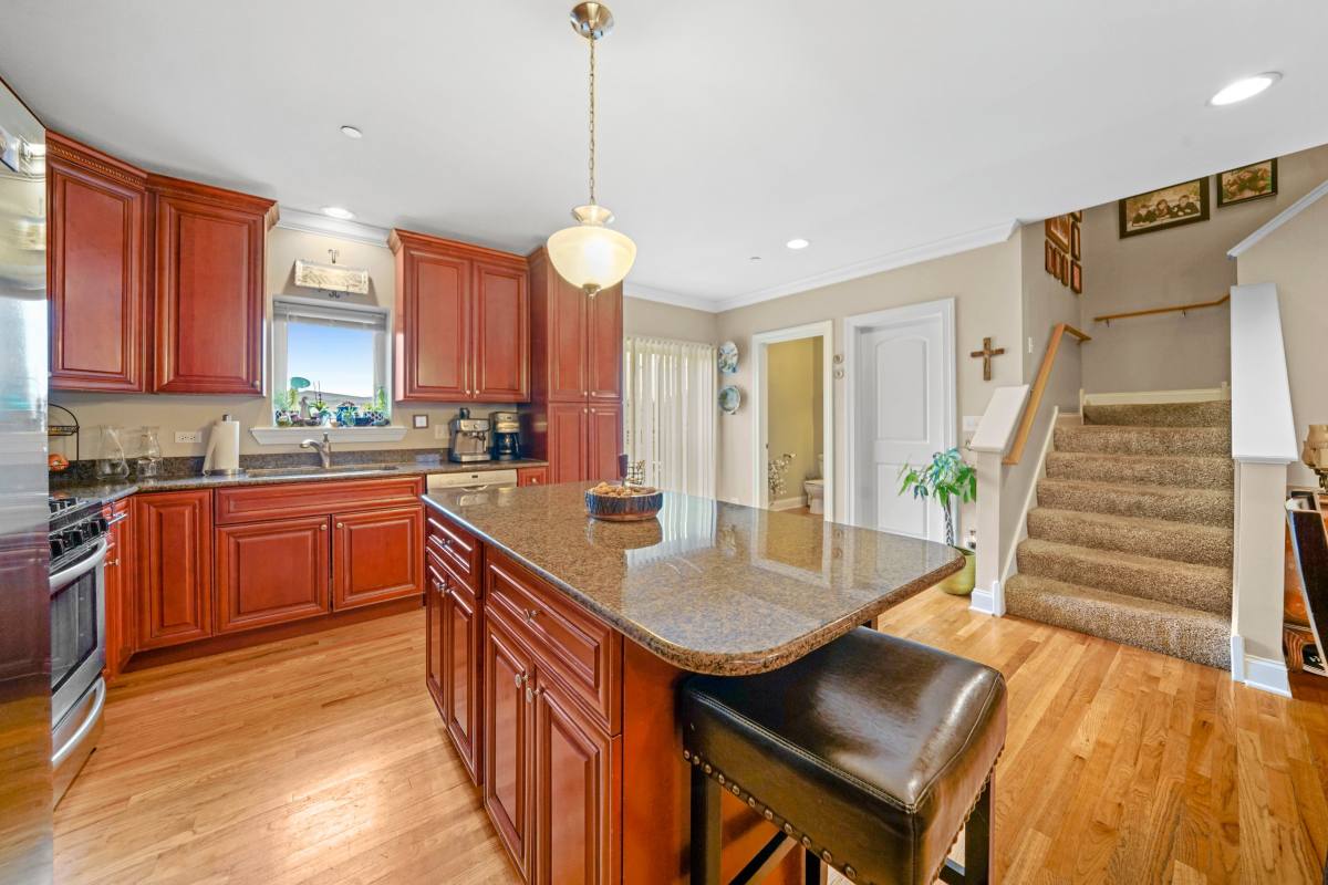 Townhouse for rent at 3930 Wehrman Ave, Schiller Park, IL 60176