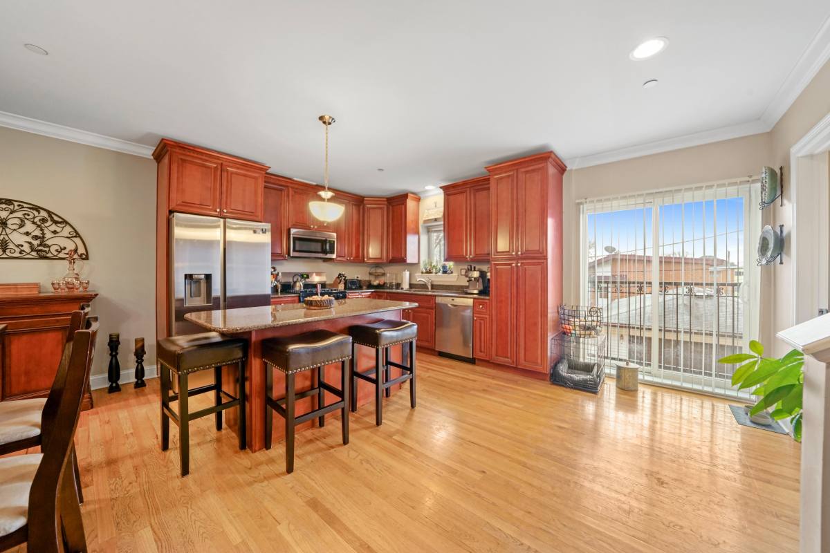 Townhouse for rent at 3930 Wehrman Ave, Schiller Park, IL 60176