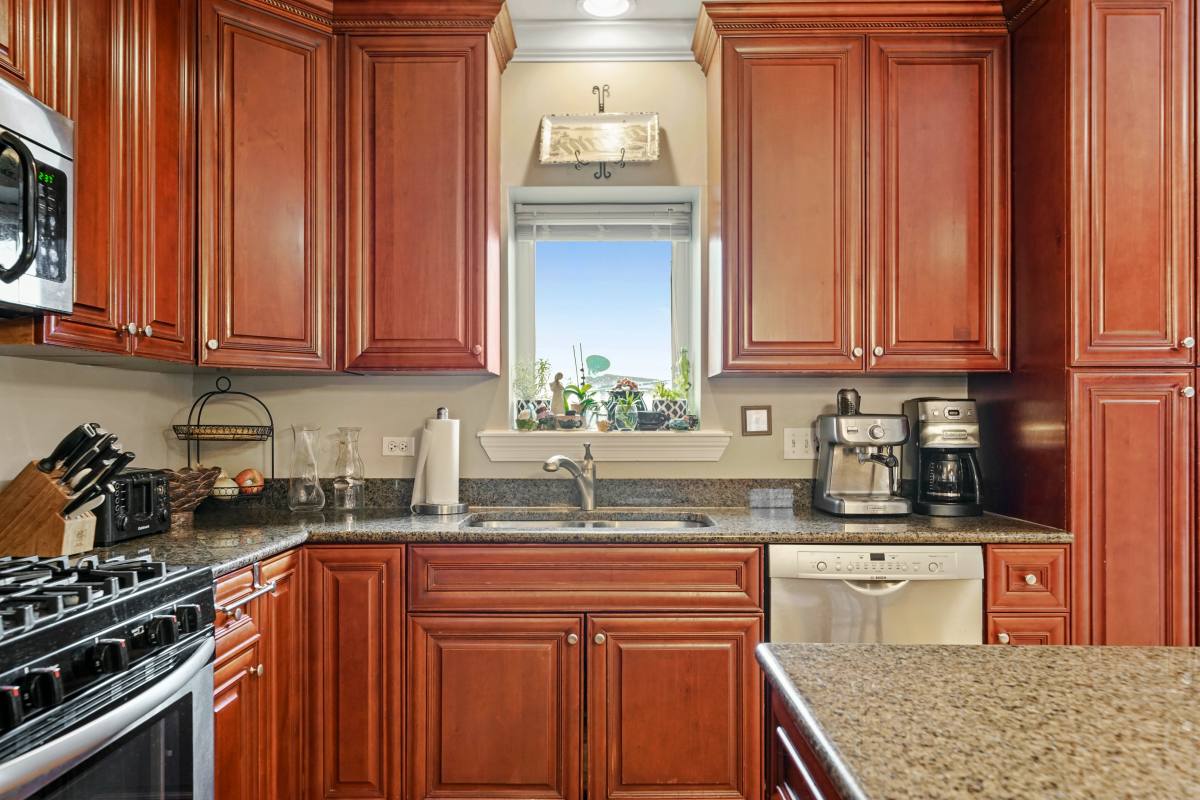 Townhouse for rent at 3930 Wehrman Ave, Schiller Park, IL 60176