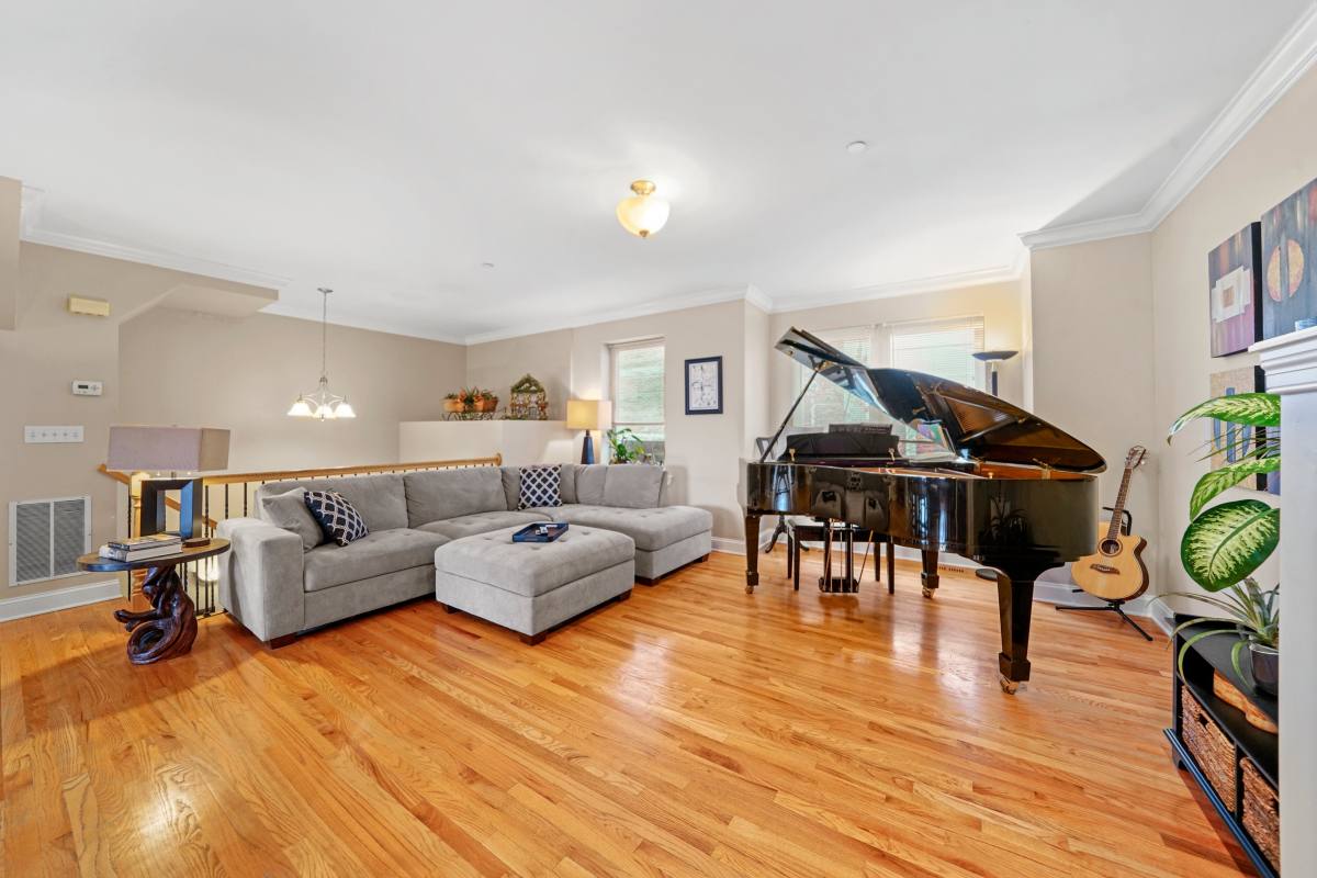 Townhouse for rent at 3930 Wehrman Ave, Schiller Park, IL 60176