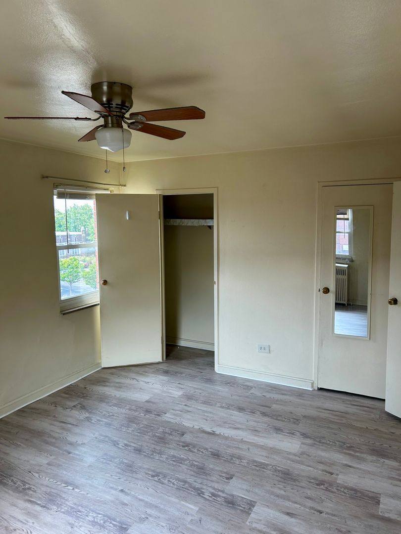 Apartment for rent at 5700 Fifth Ave, Pittsburgh, PA 15232