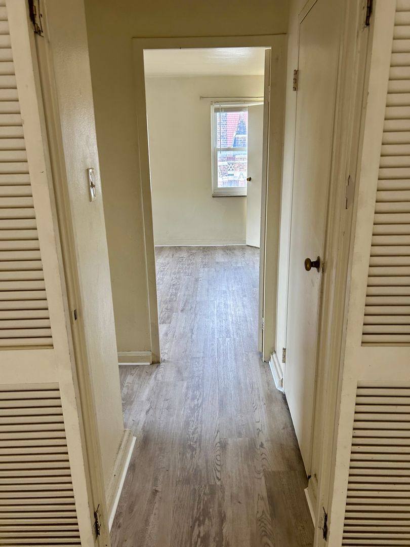 Apartment for rent at 5700 Fifth Ave, Pittsburgh, PA 15232