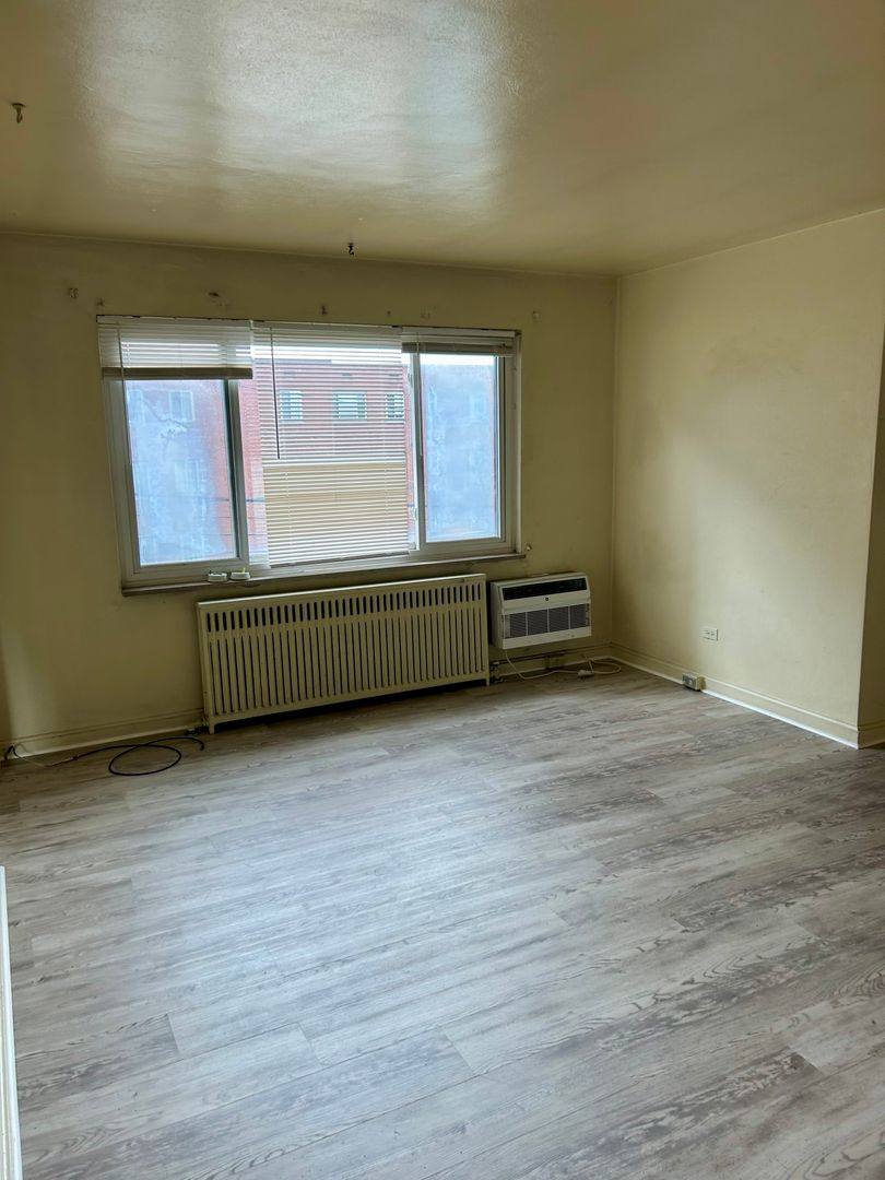 Apartment for rent at 5700 Fifth Ave, Pittsburgh, PA 15232