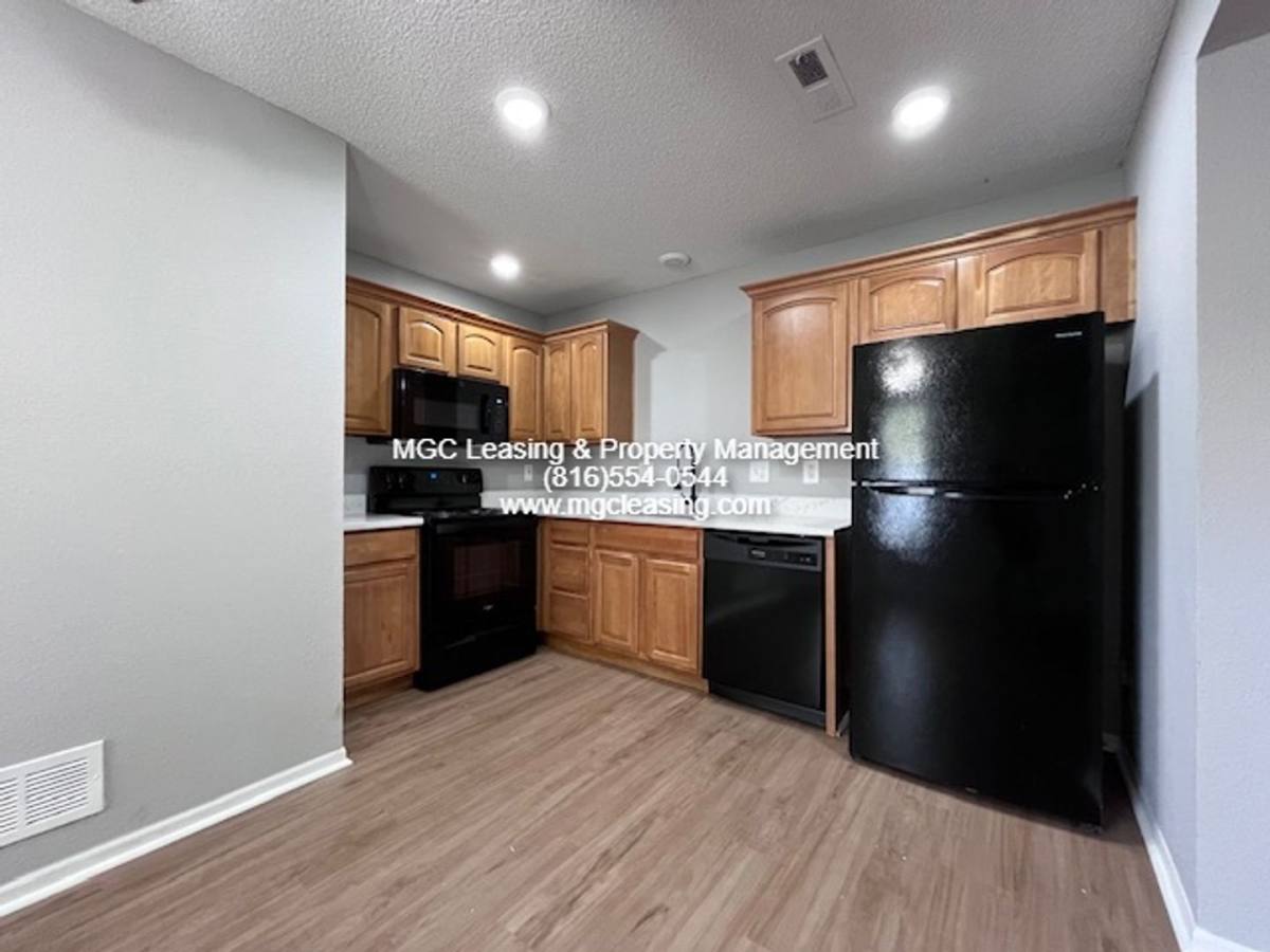 Apartment for rent at 10501-10507 E 46th St, Kansas City, MO 64133