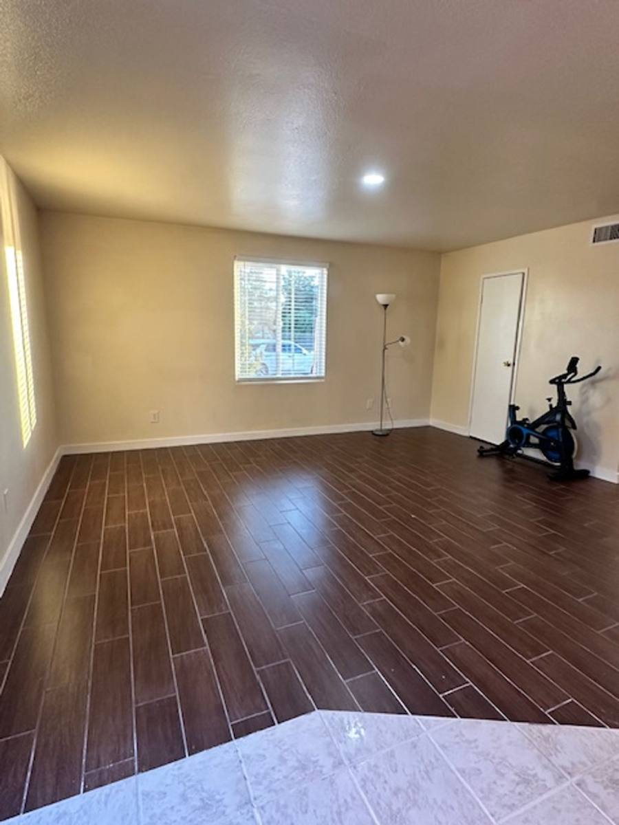 Apartment for rent at 4920 Stanley Ave, Las Vegas, NV 89115