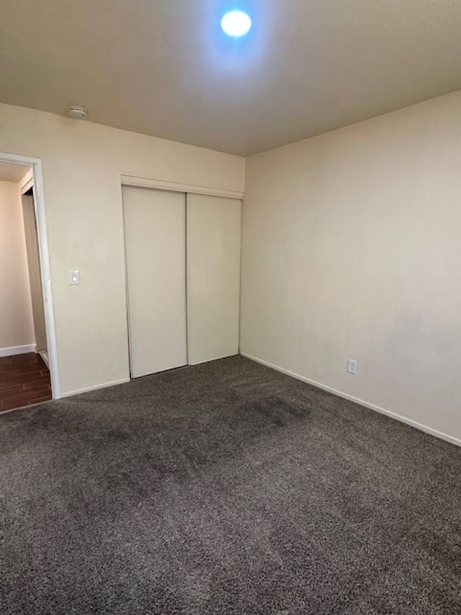 Apartment for rent at 4920 Stanley Ave, Las Vegas, NV 89115