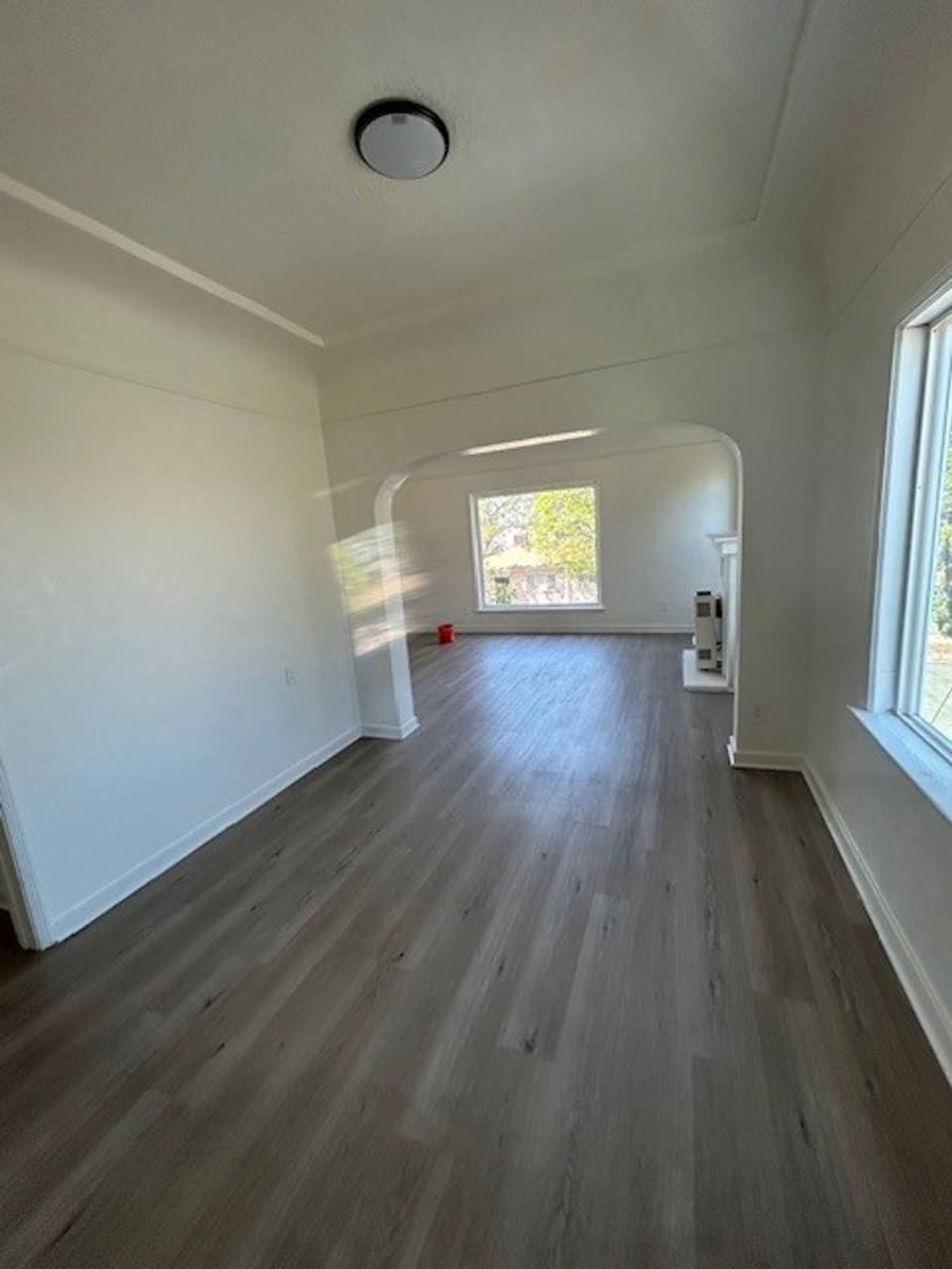 Apartment for rent at 540 E 14th St, Long Beach, CA 90813