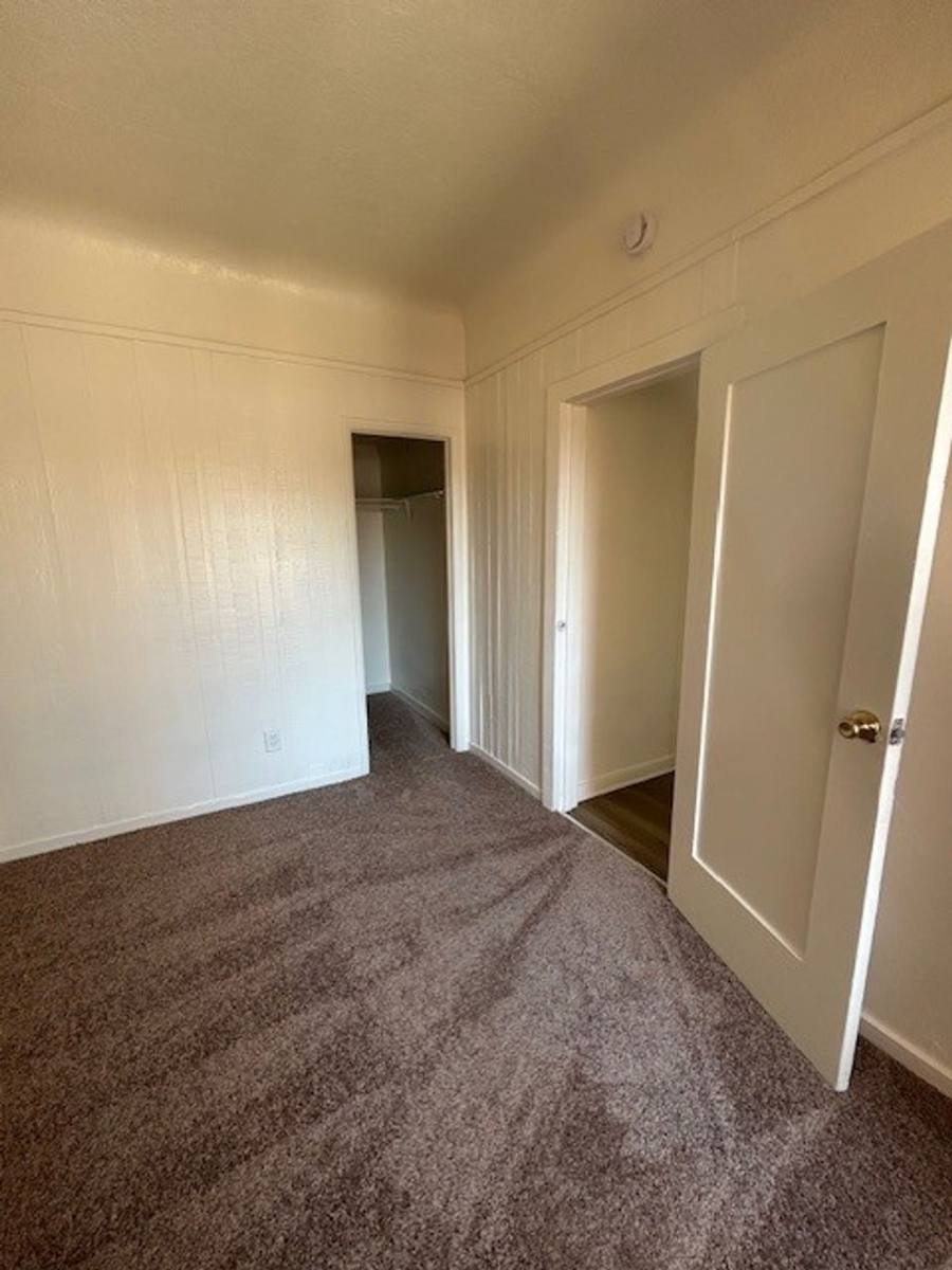 Apartment for rent at 540 E 14th St, Long Beach, CA 90813
