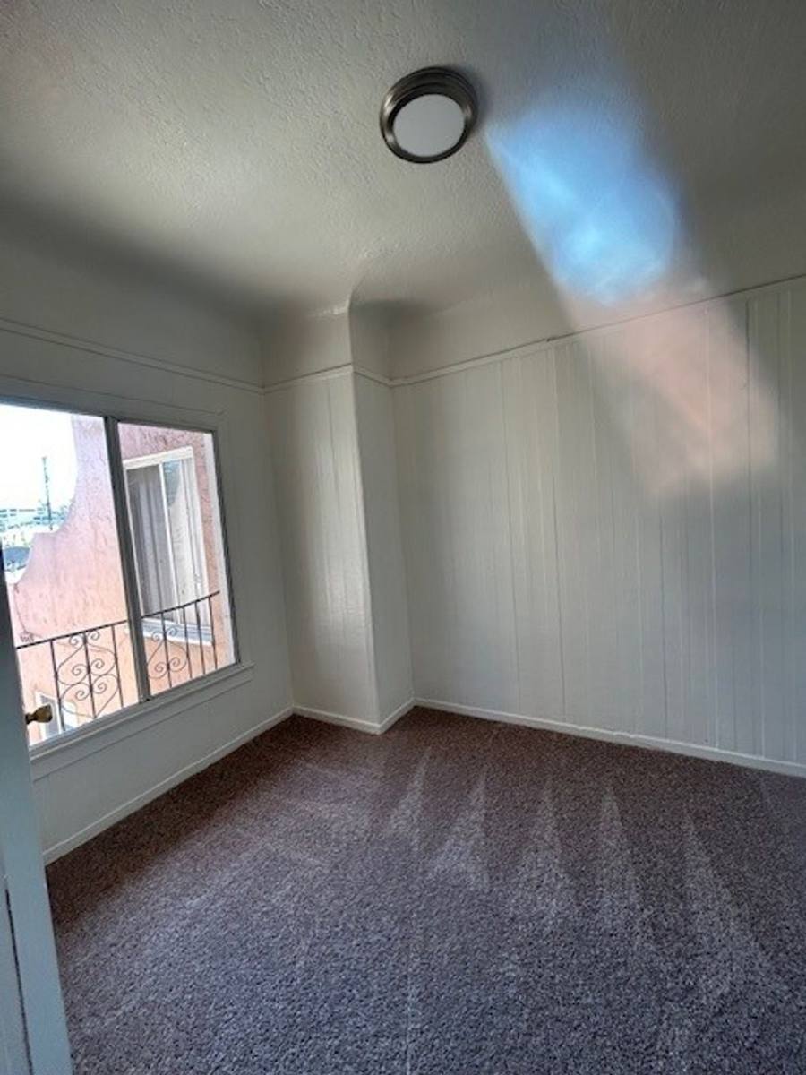 Apartment for rent at 540 E 14th St, Long Beach, CA 90813