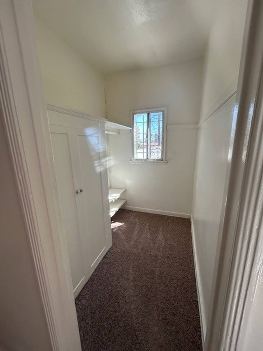 Apartment for rent at 540 E 14th St, Long Beach, CA 90813