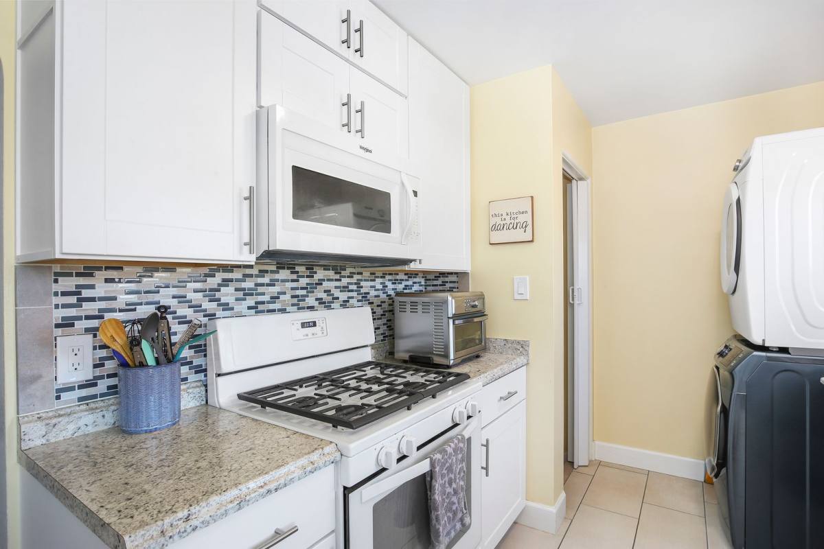 Apartment for rent at 3361 Leyden St, Denver, CO 80207