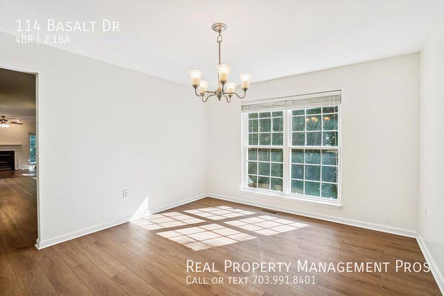 House for rent at 114 Basalt Dr, Fredericksburg, VA 22406