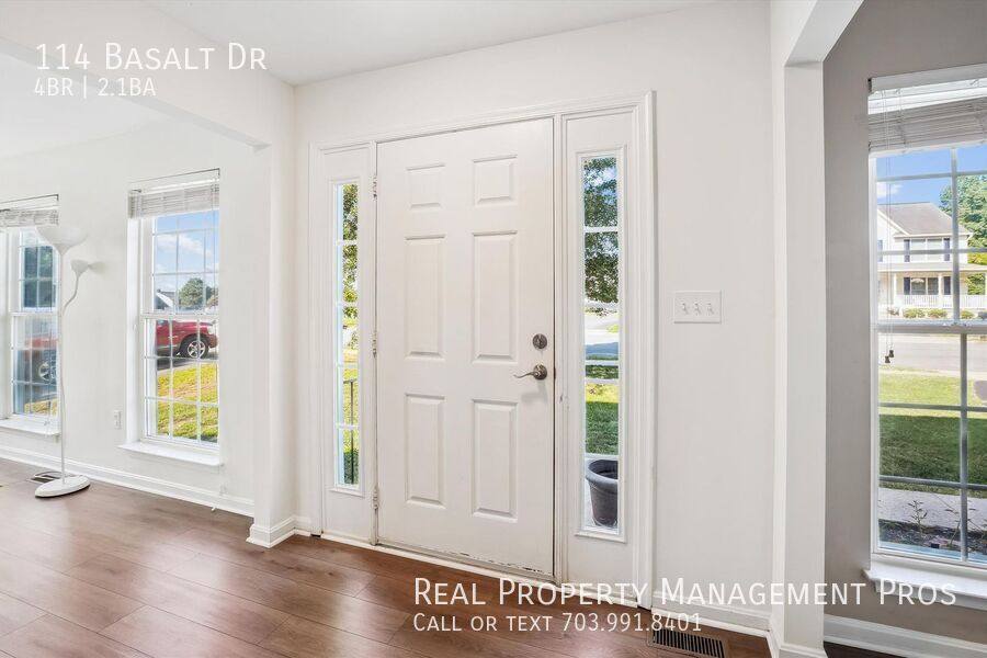 House for rent at 114 Basalt Dr, Fredericksburg, VA 22406