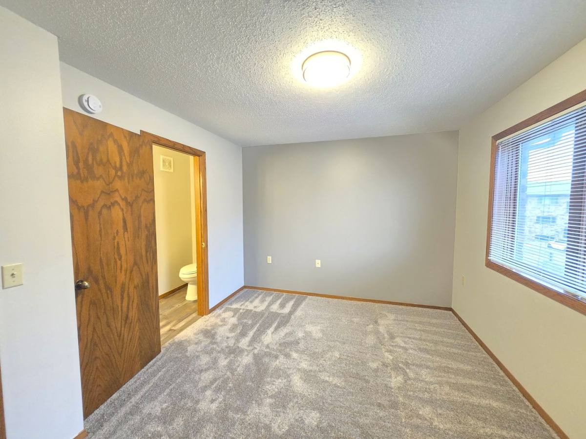 Apartment for rent at 1805 S Bahnson Ave, Sioux Falls, SD 57103