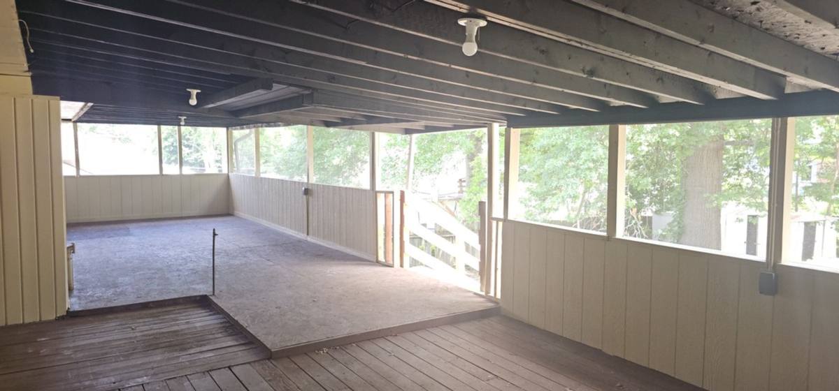 House for rent at 809 NE 74th St, Kansas City, MO 64118