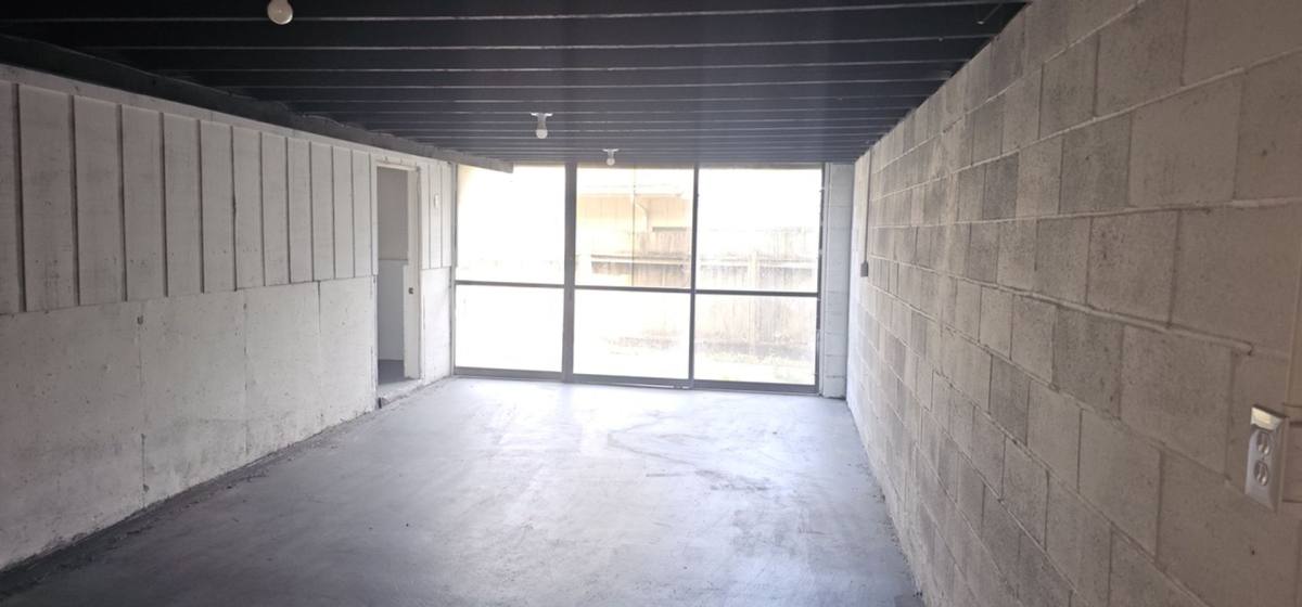 House for rent at 809 NE 74th St, Kansas City, MO 64118