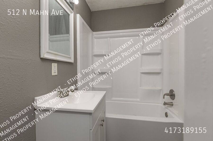 House for rent at 512 N Mahn Ave, Springfield, MO 65802