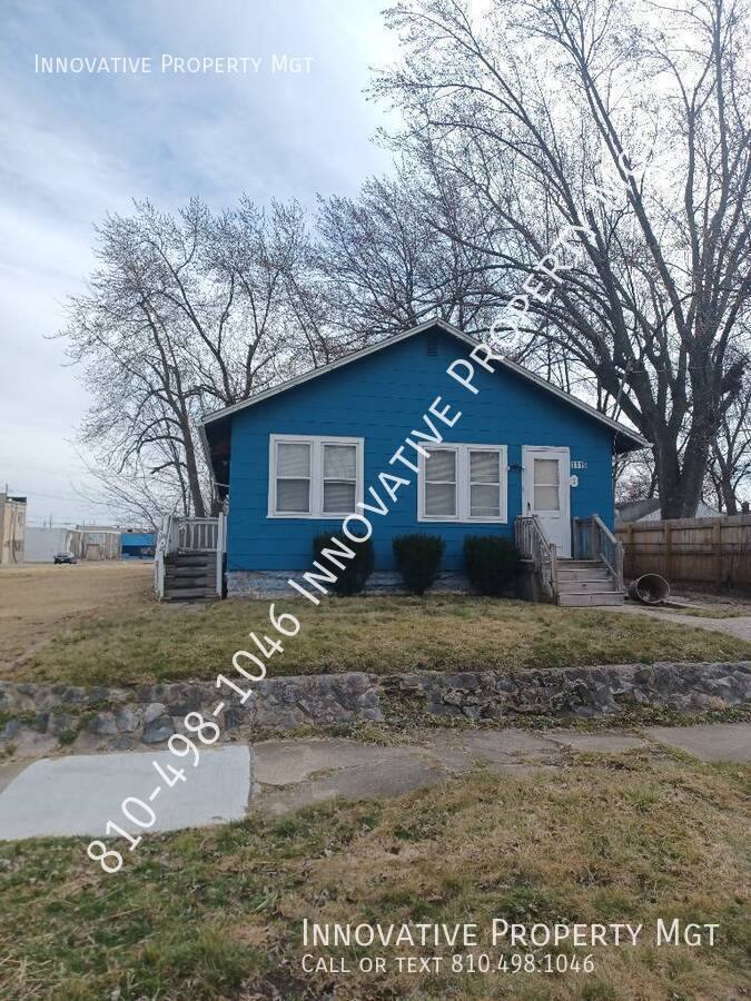 Apartment for rent at 1115 Knapp Ave #2, Flint, MI 48503