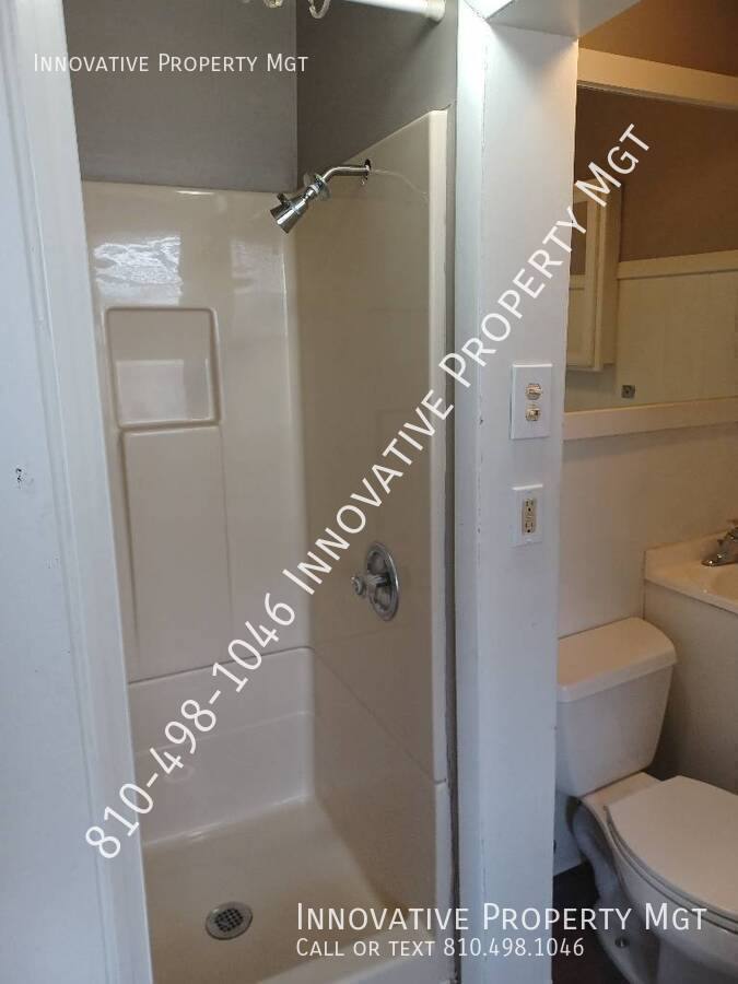 Apartment for rent at 1115 Knapp Ave #2, Flint, MI 48503