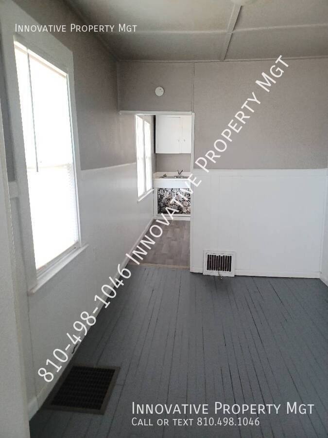 Apartment for rent at 1115 Knapp Ave #2, Flint, MI 48503