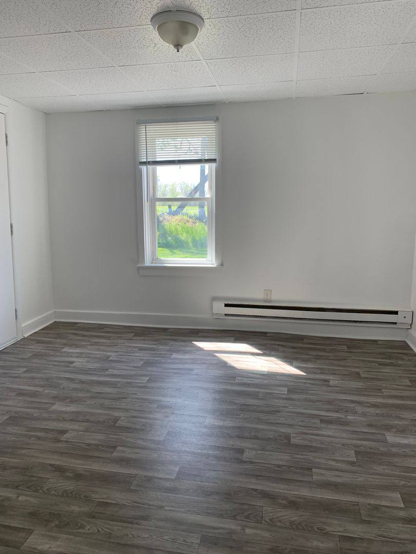 Apartment for rent at 366 W Loudon St, Chambersburg, PA 17201
