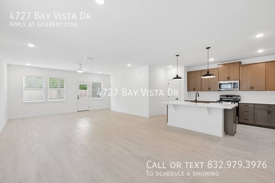 House for rent at 4727 Bay Vista Dr, Baytown, TX 77523