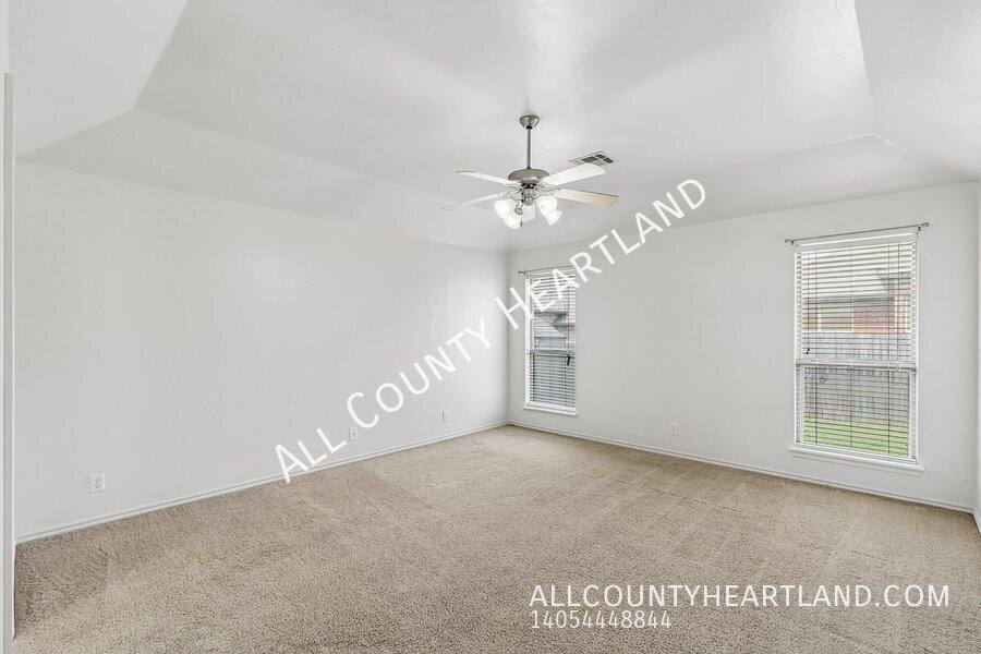 House for rent at 17025 Canyonwood Lane, Edmond, OK 73012