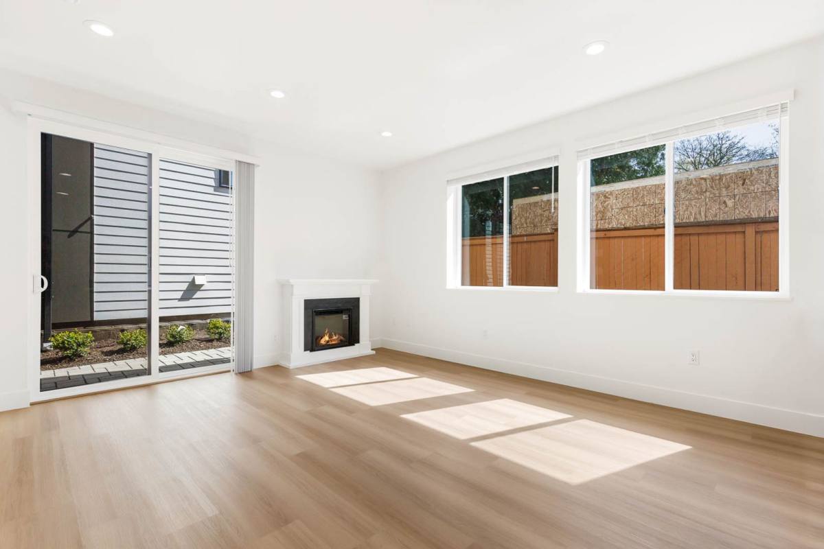 Townhouse for rent at 108 6th St S #B, Kirkland, WA 98033