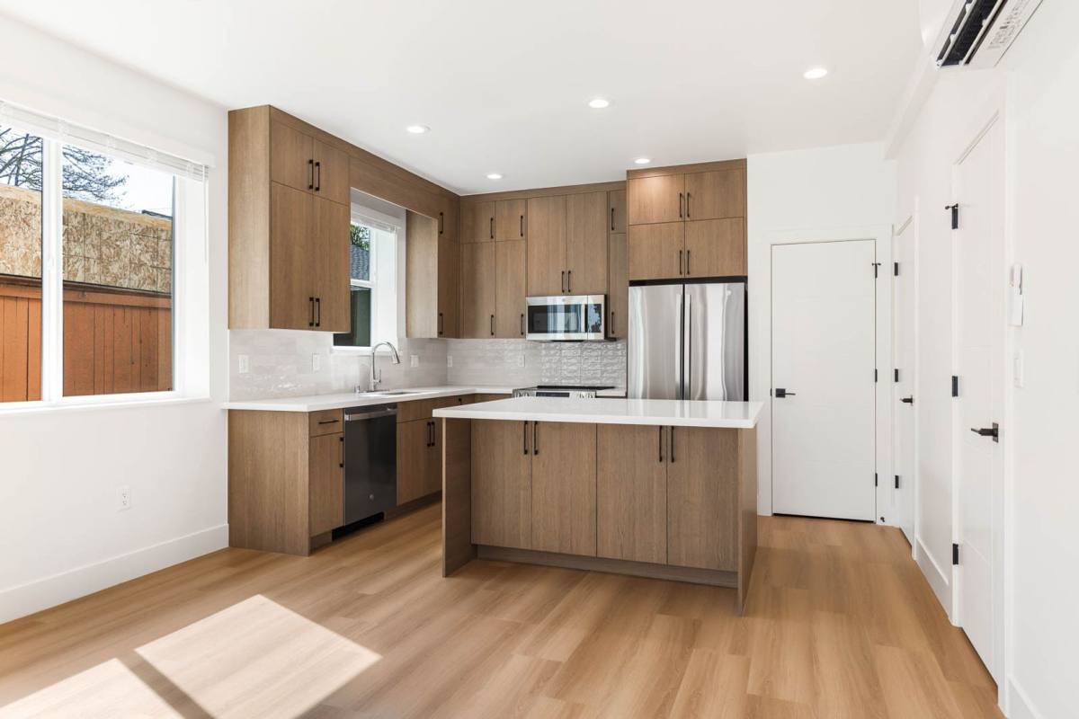 Townhouse for rent at 108 6th St S #B, Kirkland, WA 98033