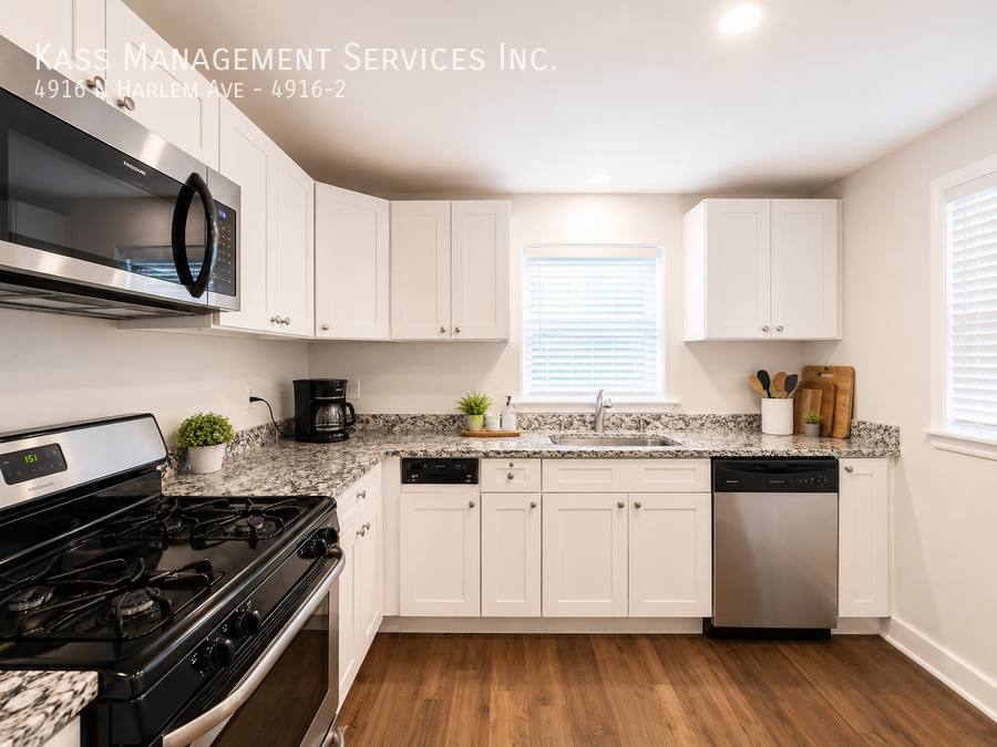 Apartment for rent at 4916 N Harlem Ave #2, Harwood Heights, IL 60706