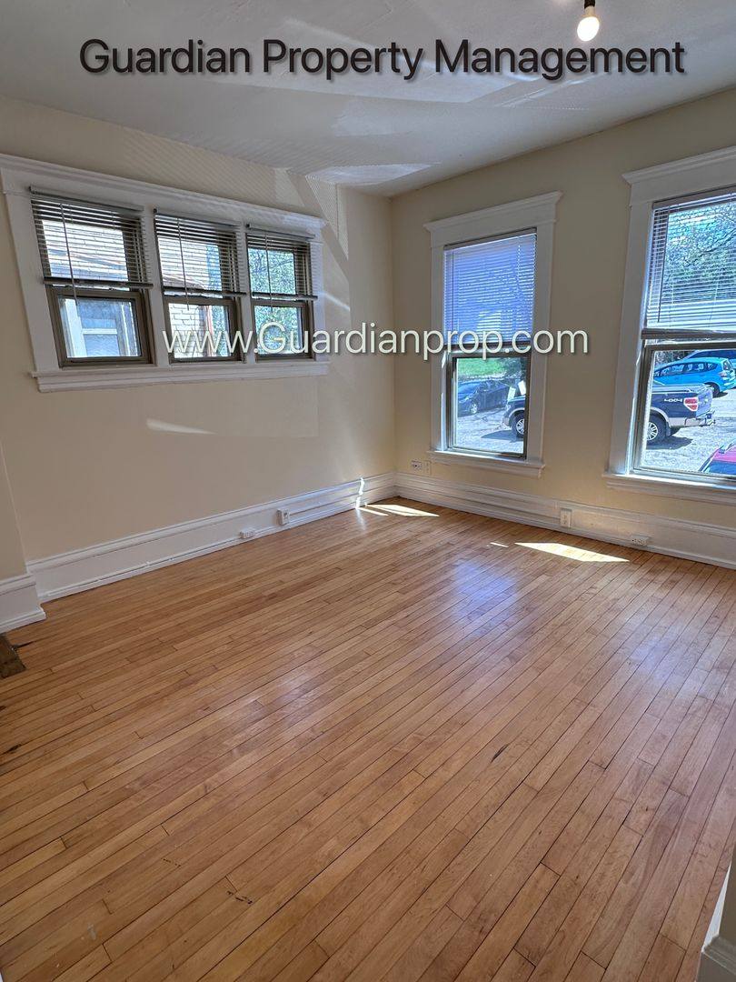 Apartment for rent at 1907 Lyndale Ave S, Minneapolis, MN 55403