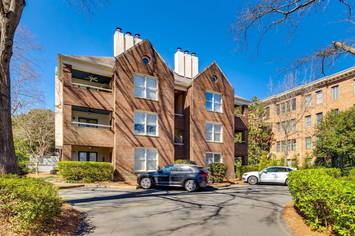 Condo for rent at 2220 Roswell Ave #B, Charlotte, NC 28207