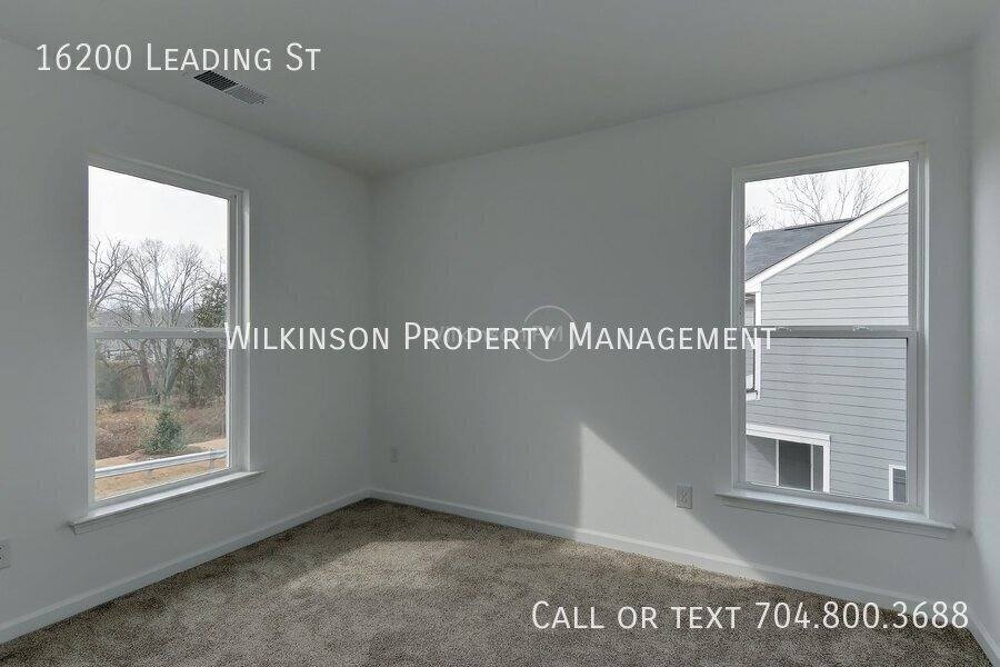 Townhouse for rent at 16200 Leading St, Charlotte, NC 28273