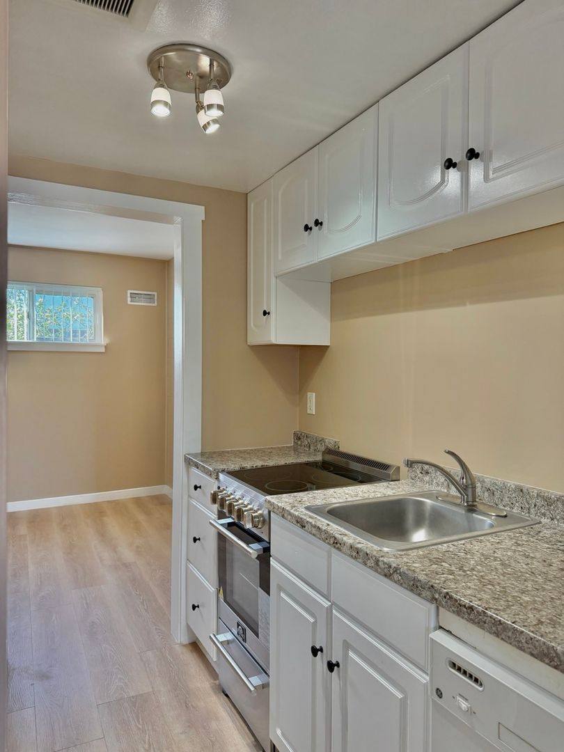 Apartment for rent at 801 NW 54th St, Seattle, WA 98107