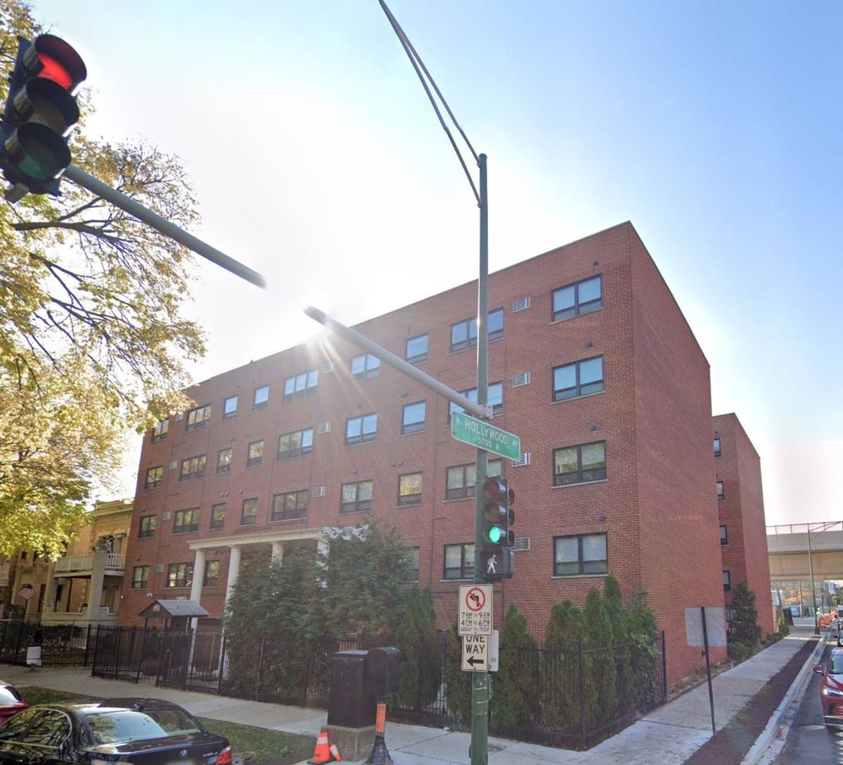 Apartment for rent at 1111 W Hollywood Ave, Chicago, IL 60660