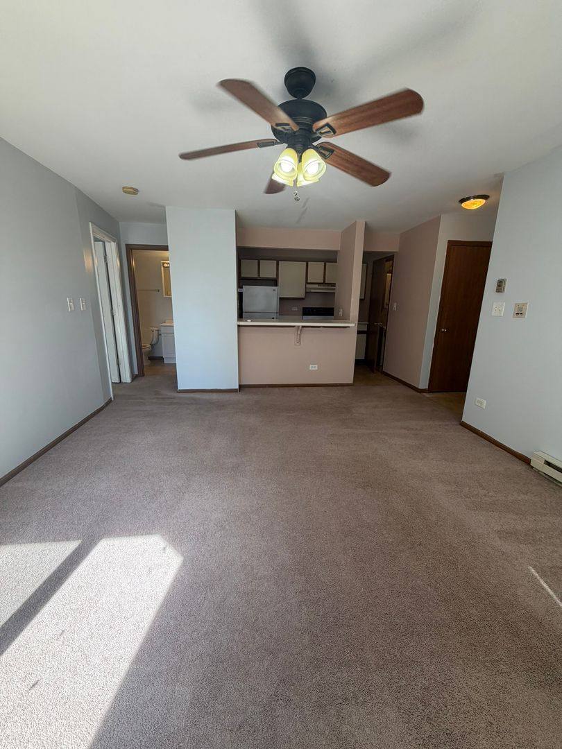 Condo for rent at 4312 W Shamrock Lane, McHenry, IL 60050