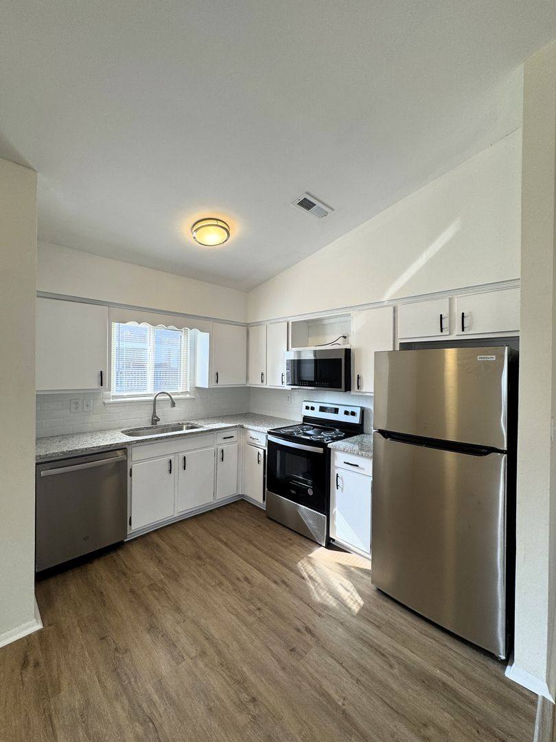 Apartment for rent at 4112 17th St SW, Huntsville, AL 35805