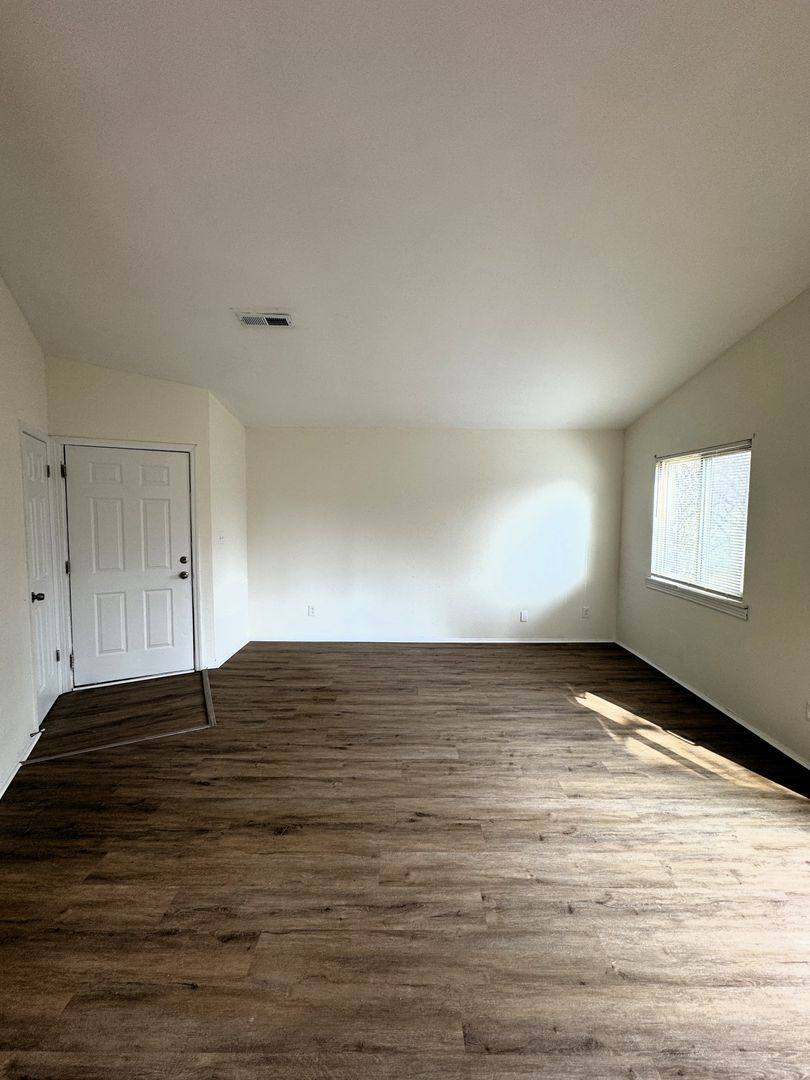 Apartment for rent at 4112 17th St SW, Huntsville, AL 35805