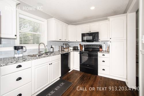 House for rent at 2515 W 90th St, Leawood, KS 66206