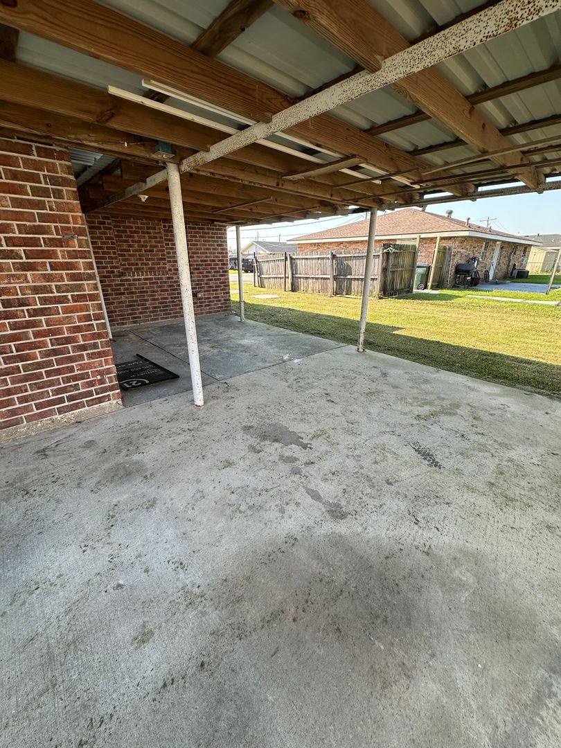 Apartment for rent at 231 Jean Ellen Ave, Houma, LA 70363