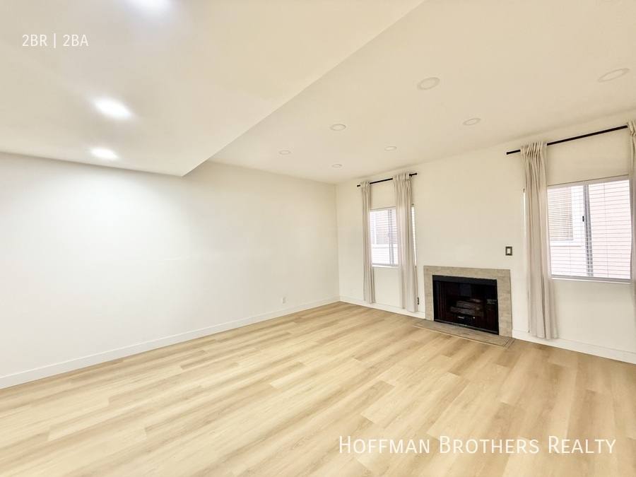 Apartment for rent at 11933 Goshen Ave #102, Los Angeles, CA 90049